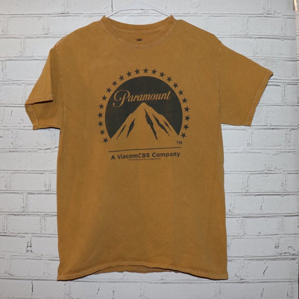 ⭐ Paramount Logo Graphic Tee · Women’s Medium · Mustard Yellow